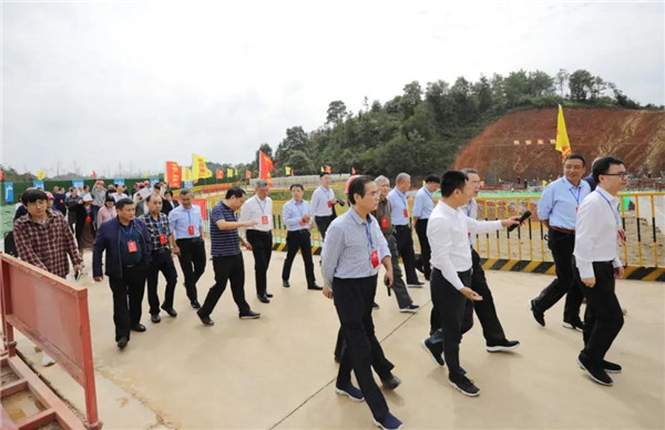 市政協(xié)委員視察城投集團重點項目建設