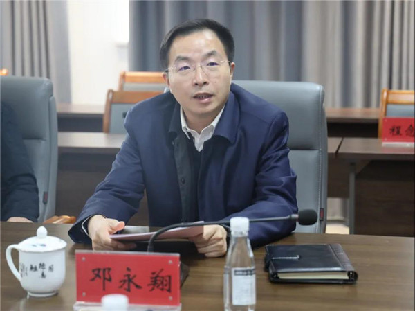 市委常委、常務(wù)副市長鄧永翔現(xiàn)場調(diào)研城投集團(tuán)產(chǎn)業(yè)項(xiàng)目