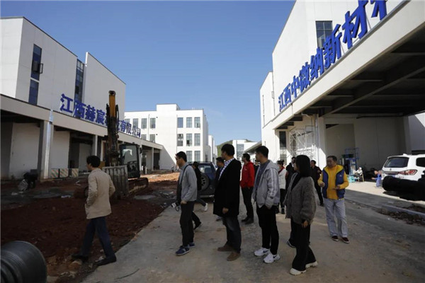 記者節：媒體聚焦昌南新區、城投集團重點項目建設工地